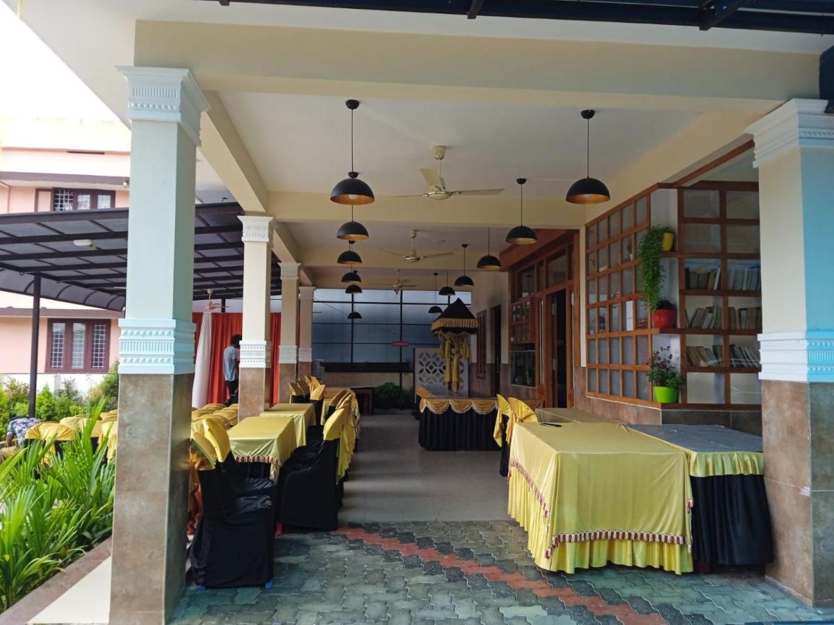 Meghdoot River Resort Kochi Zewnętrze zdjęcie